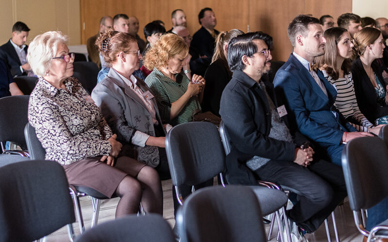 konferencia ssche publikum